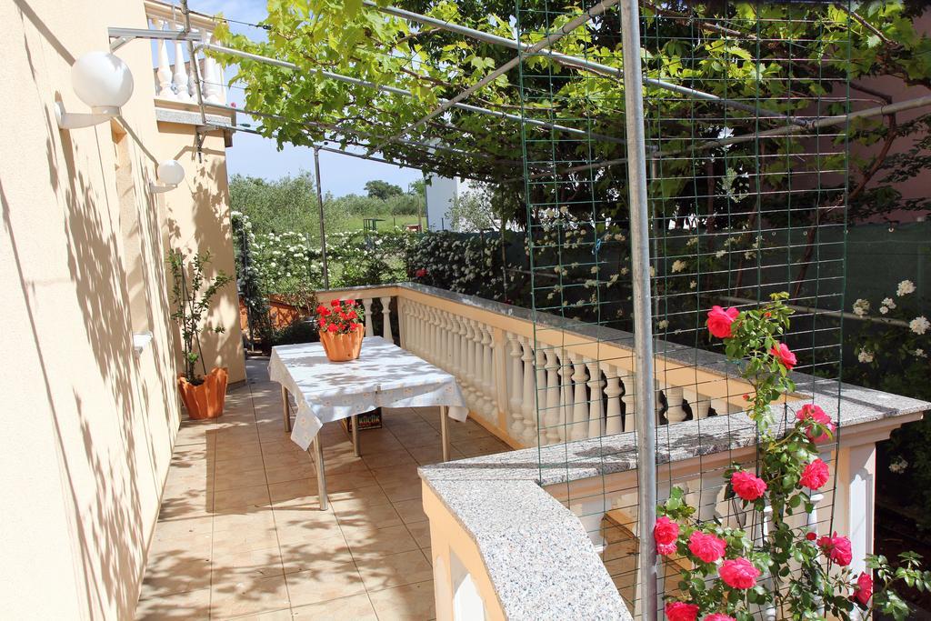 Apartments Kata Биоград-на-Мору Экстерьер фото